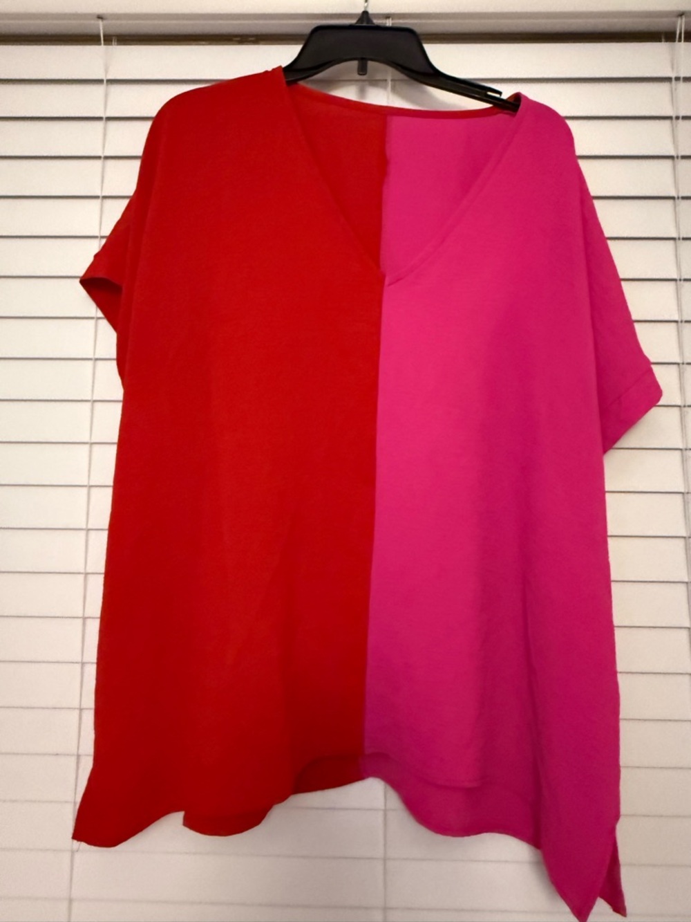Red & Pink Colorblock Blouse | V-Neck Short Sleeve Top | Size Large